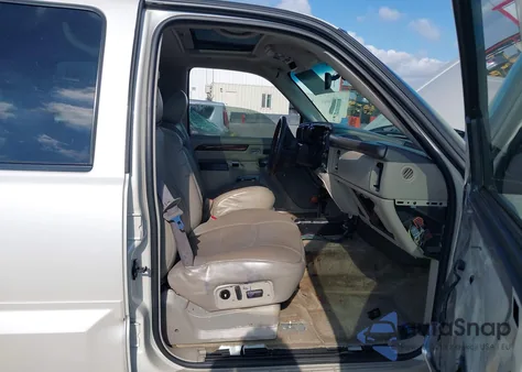 2002 Cadillac Escalade Ext Standard z USA, uszkodzony, nr VIN 3GYEK63N22G233462